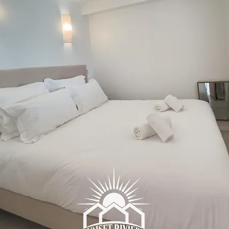 아파트 Le Port Vauban Harbor View For 4 By Sunset 앙티브